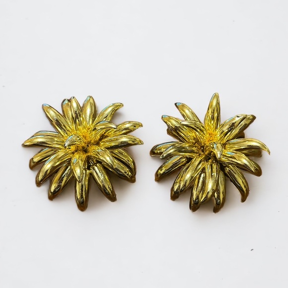Fashion Jewelry Jewelry - ✨ 3/$15 ✨ Large Gold Flower Statement Earrings